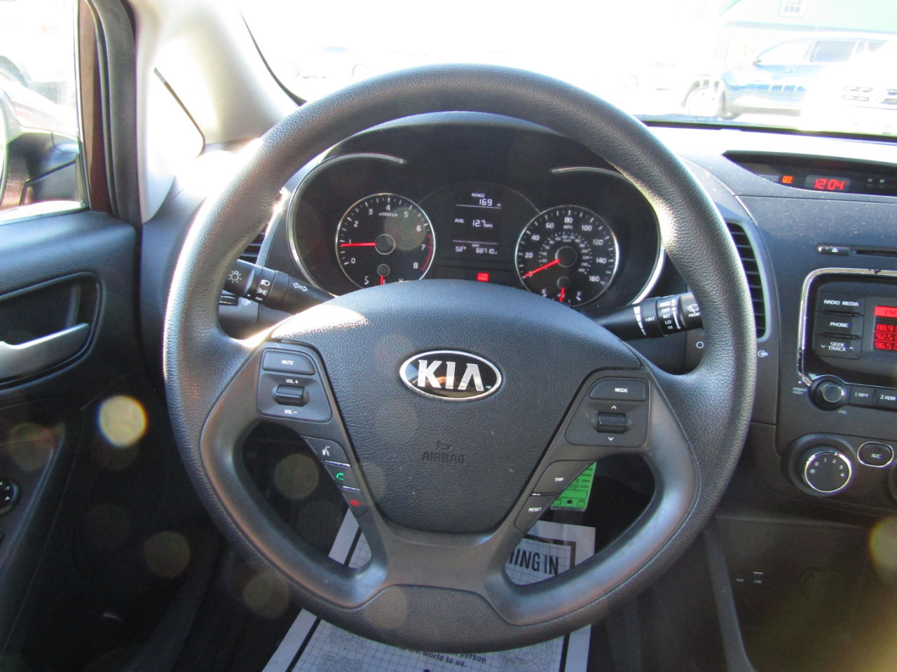 Used 2018 Kia Forte LX image 9