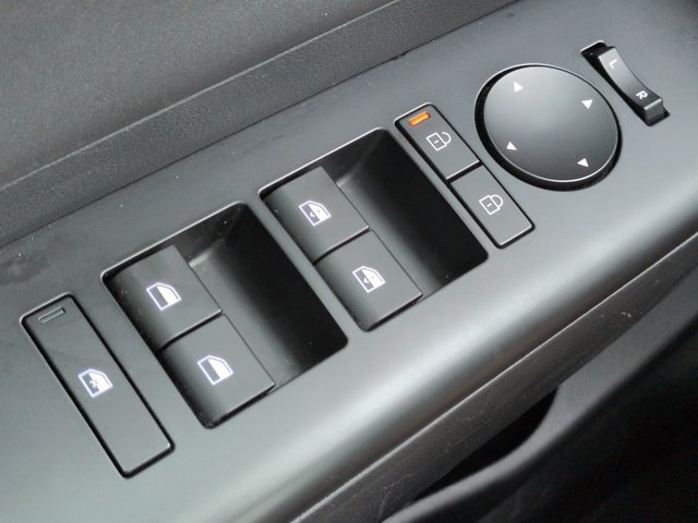 Certified 2024 Hyundai Kona Limited FWD image 25
