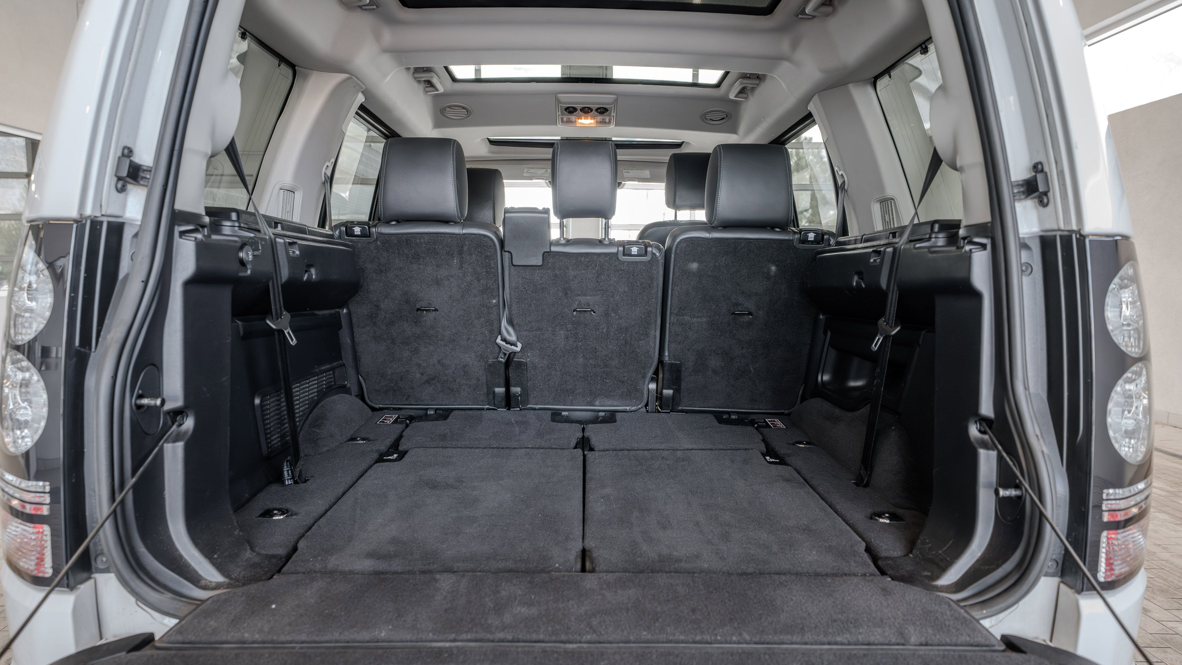 Used 2015 Land Rover LR4 HSE LUX image 34