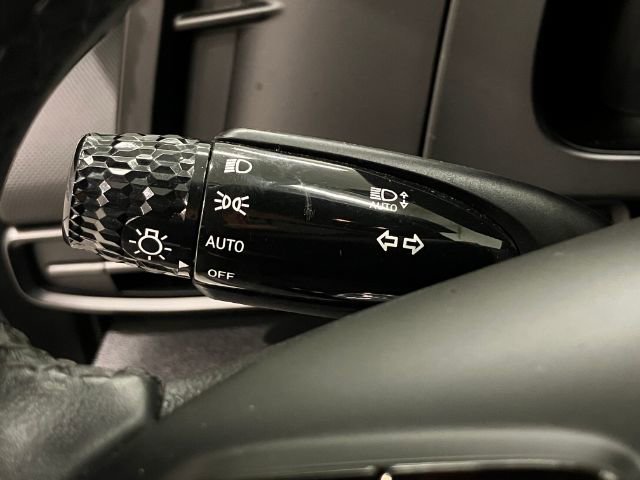 Used 2025 Hyundai Elantra Sport image 39