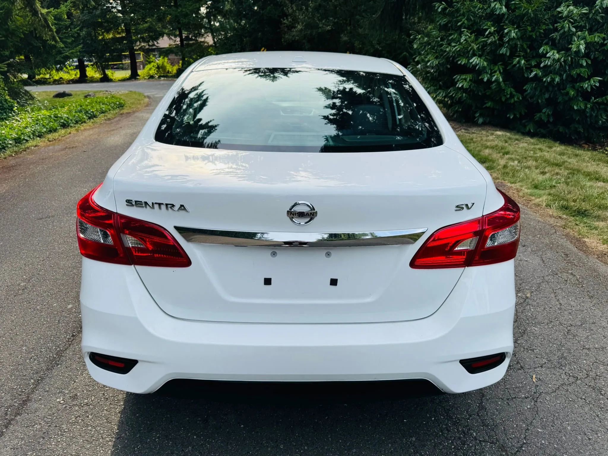 Used 2017 Nissan Sentra SV image 4