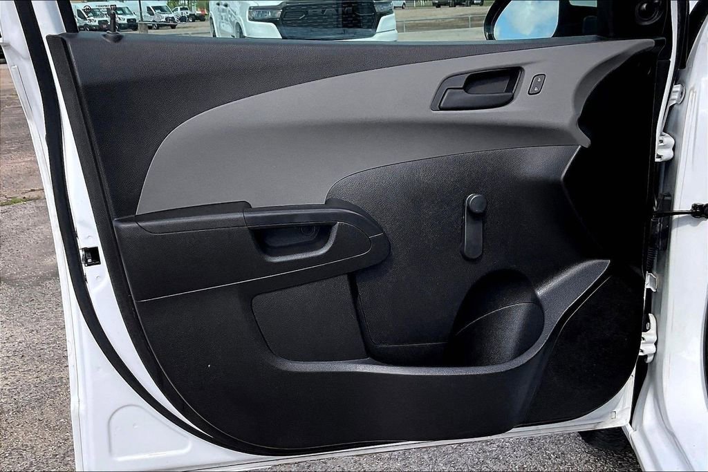 Used 2018 Chevrolet Sonic LS image 17