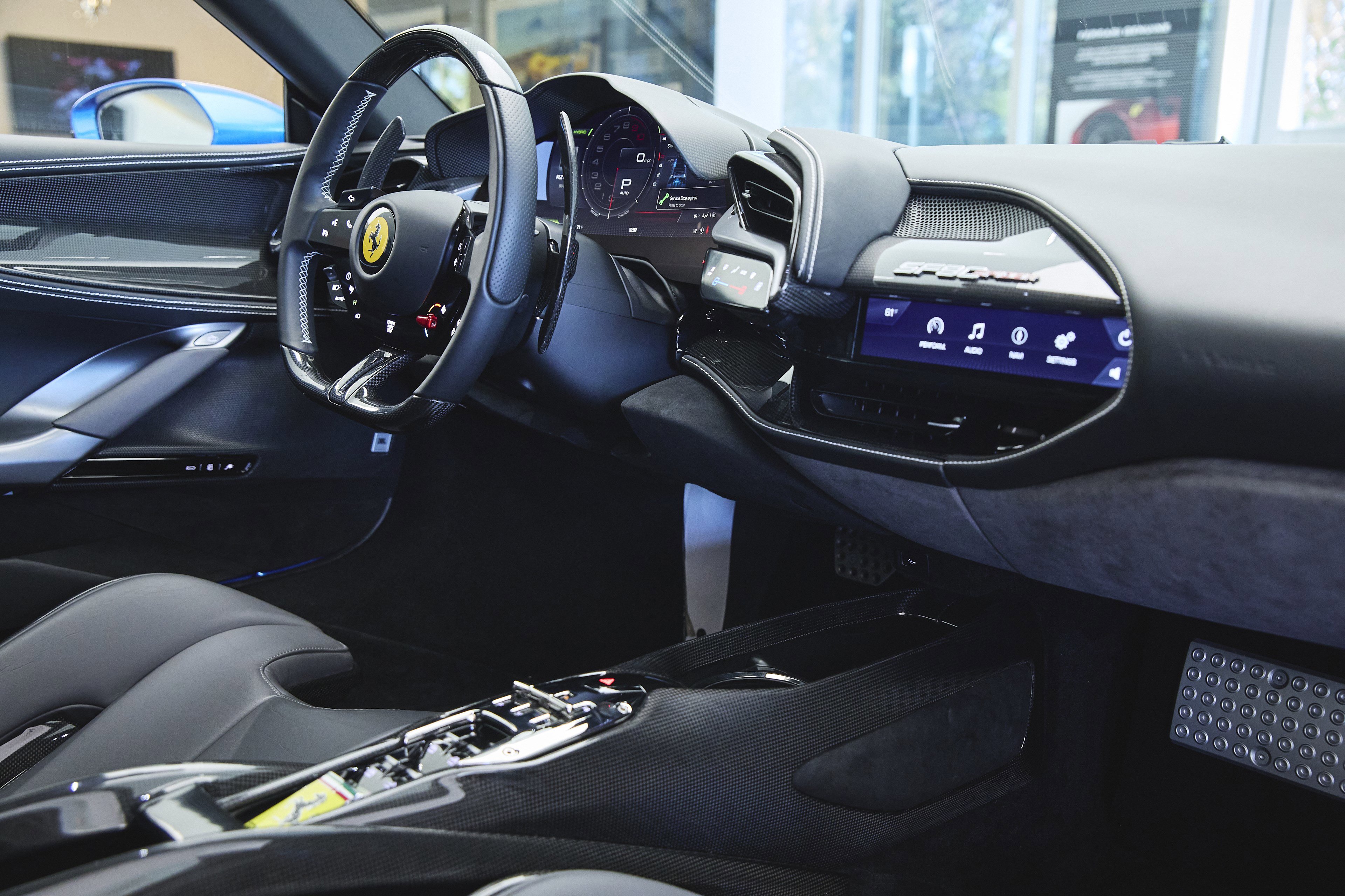 Used 2023 Ferrari SF90 Spider image 43