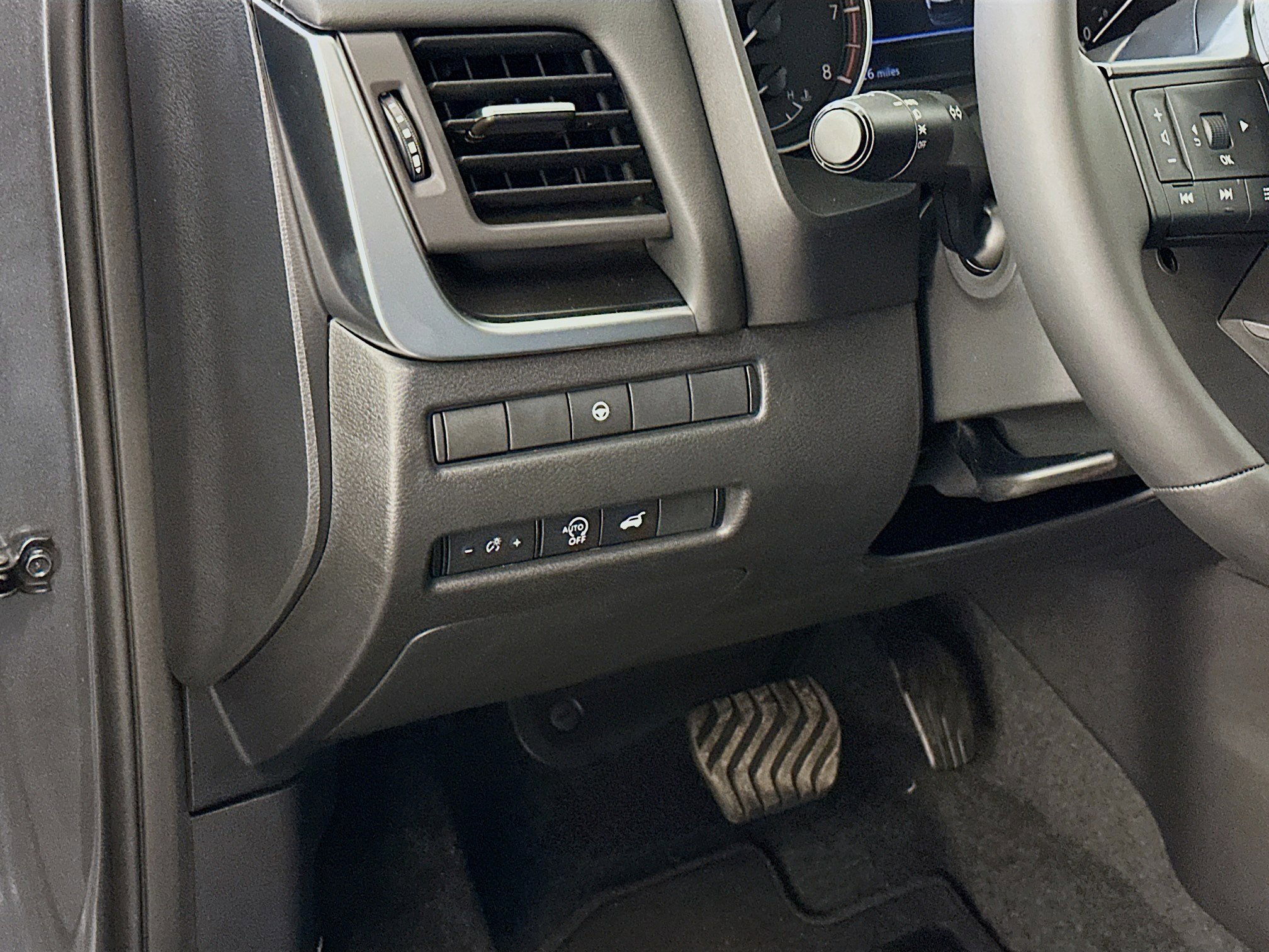 Used 2026 Nissan Rogue SV w/ Cold Weather Package image 17