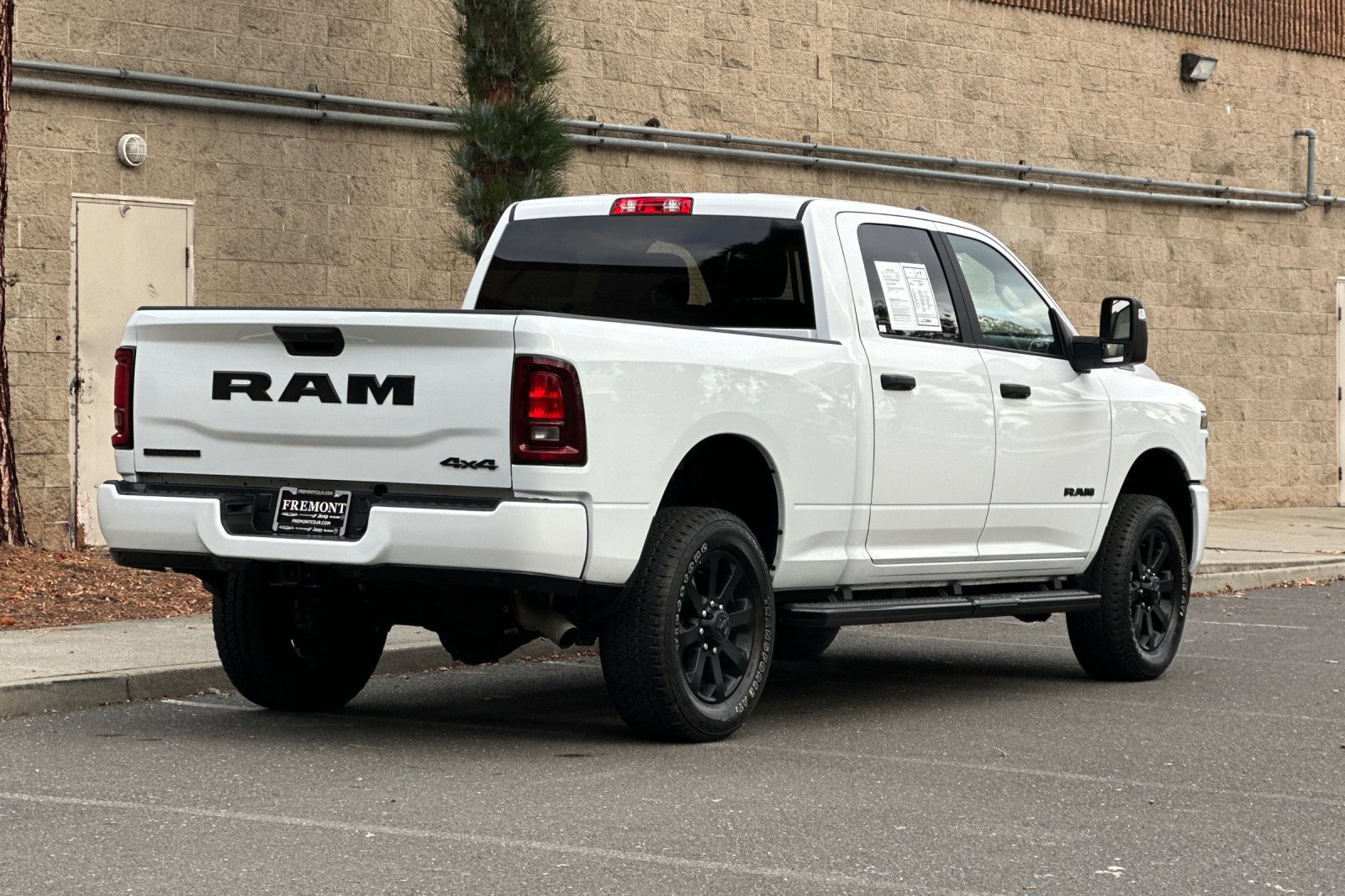Used 2025 RAM 2500 Big Horn AWD/4WD image 3