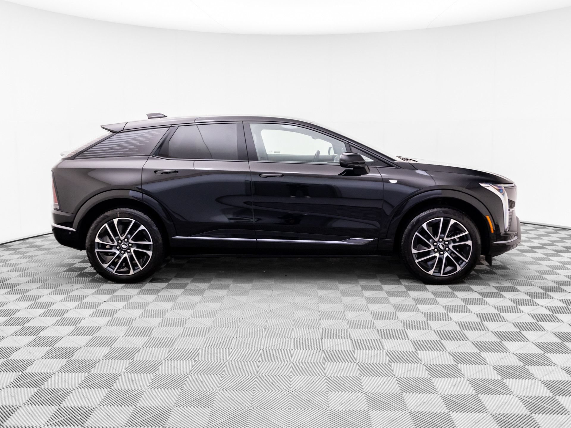 New 2027 Cadillac Optiq Sport w/ LPO, Floor Liner Package AWD/4WD image 6