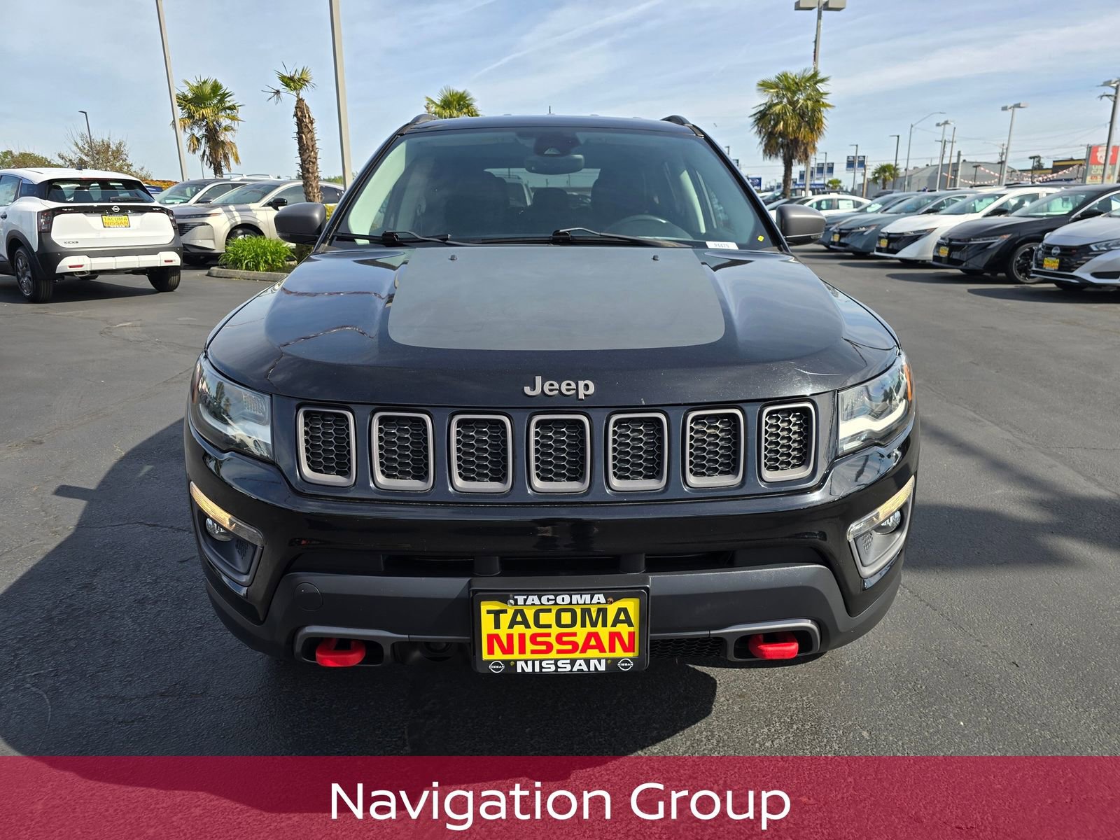 Used 2017 Jeep Compass Trailhawk w/ Leather Interior Group AWD/4WD image 9