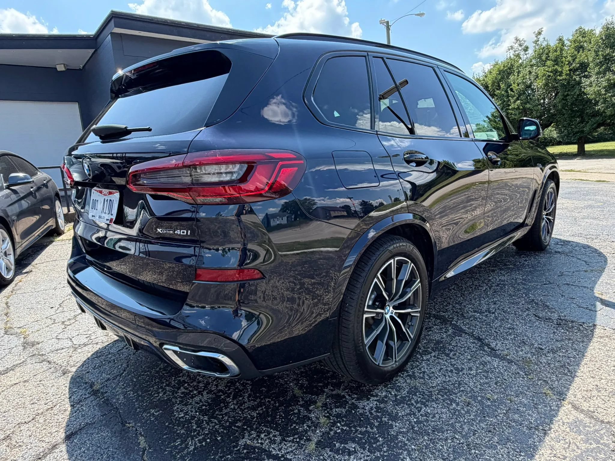 Used 2019 BMW X5 xDrive40i w/ M Sport Package AWD/4WD image 8