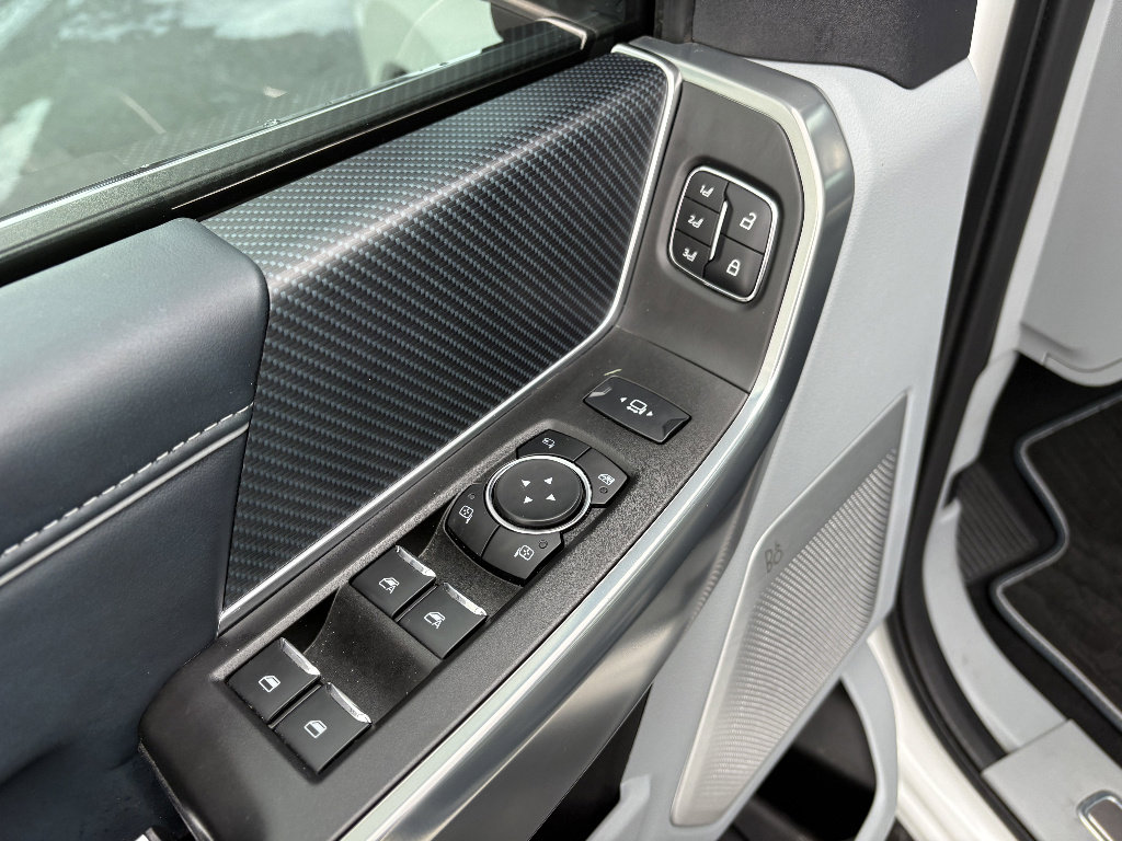 Used 2024 Ford F350 Limited w/ FX4 Off-Road Package image 17