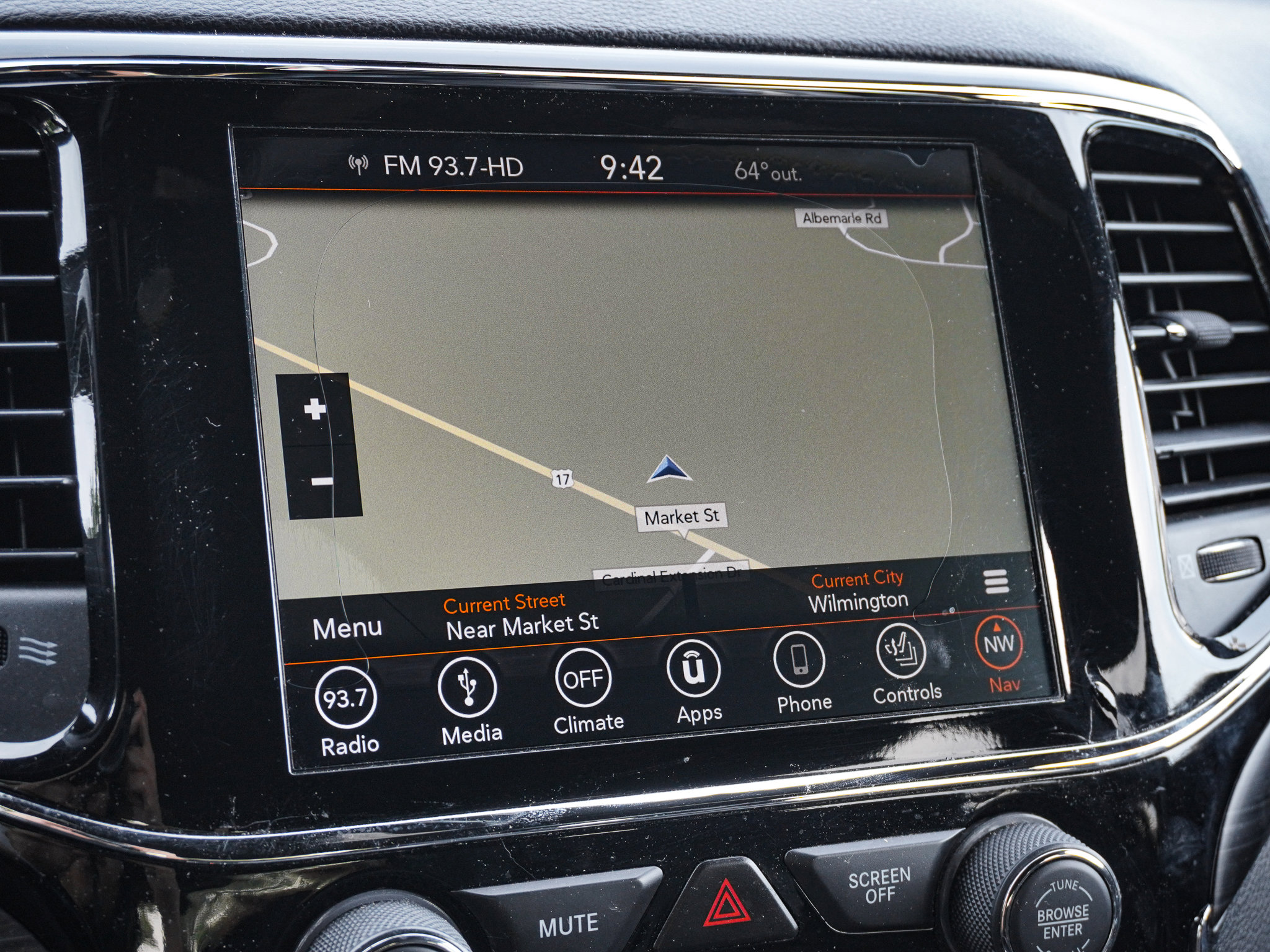 Used 2019 Jeep Grand Cherokee Altitude AWD/4WD image 22