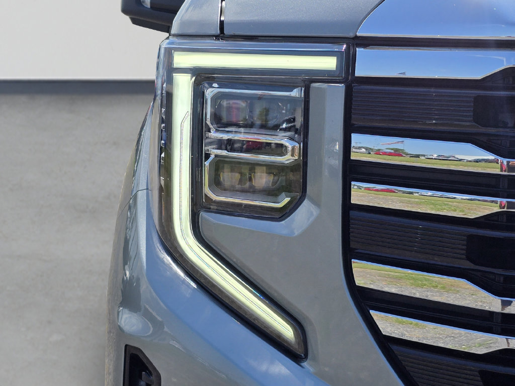Used 2025 GMC Sierra 1500 SLT w/ SLT Premium Package AWD/4WD image 10