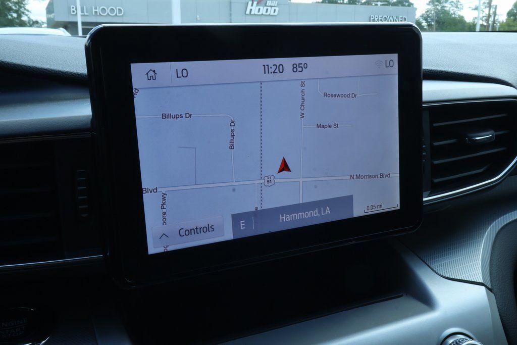 Used 2022 Ford Explorer XLT w/ Equipment Group 202A image 3