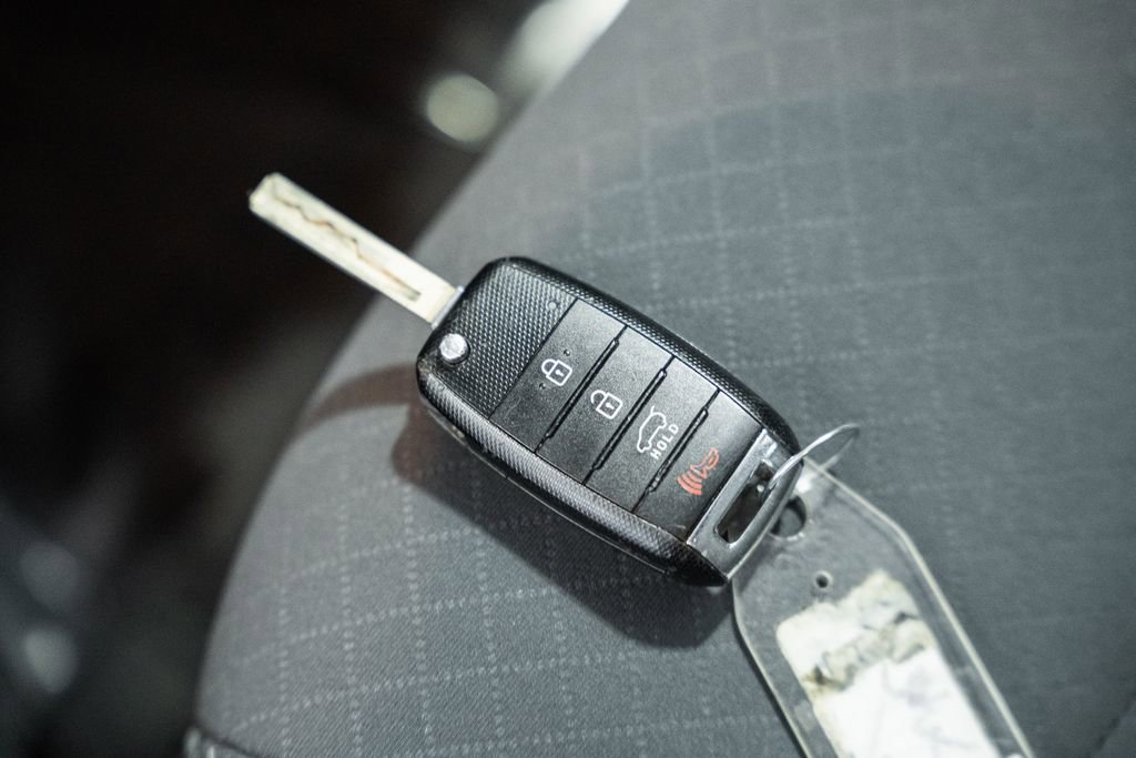 Used 2016 Kia Sorento LX w/ LX Convenience Package image 46