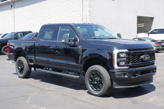 New 2026 Ford F350 XLT w/ XLT Premium Package AWD/4WD image 8