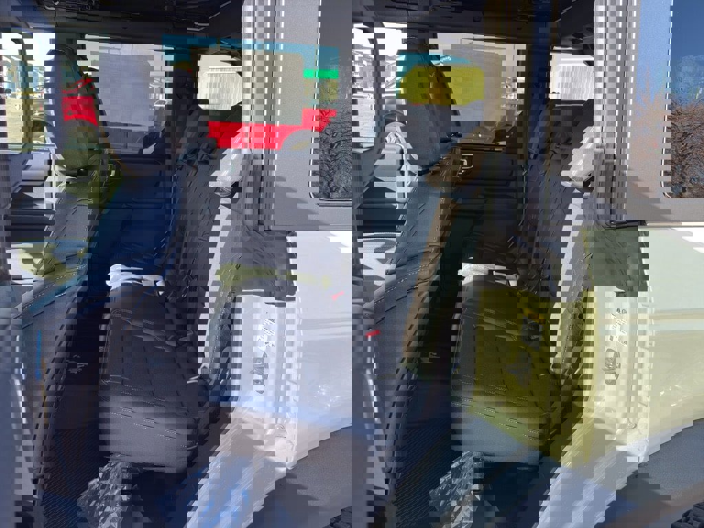 New 2025 Ford Bronco Badlands image 21