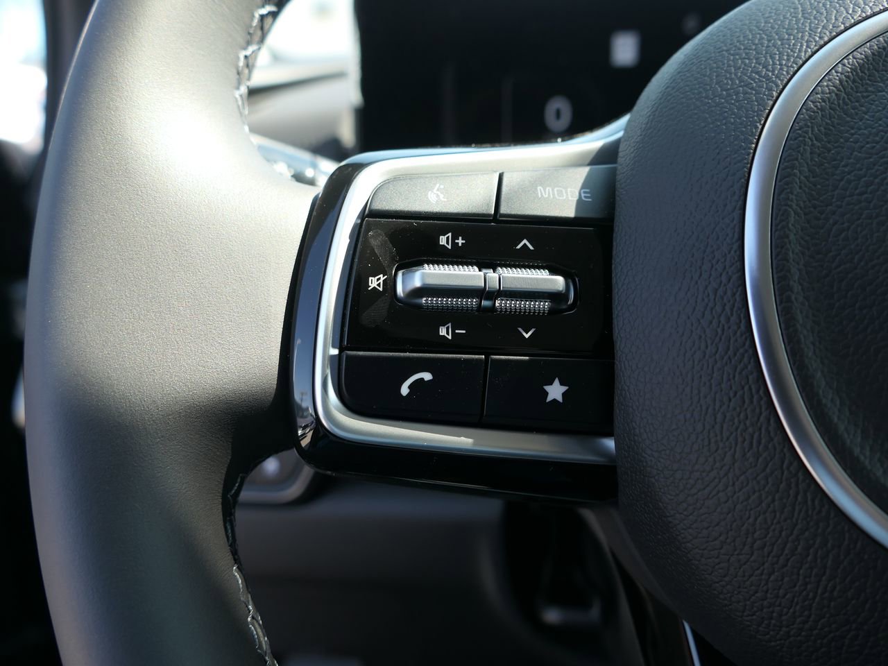 New 2026 Kia Carnival SX w/ SX Dark Edition Package image 14