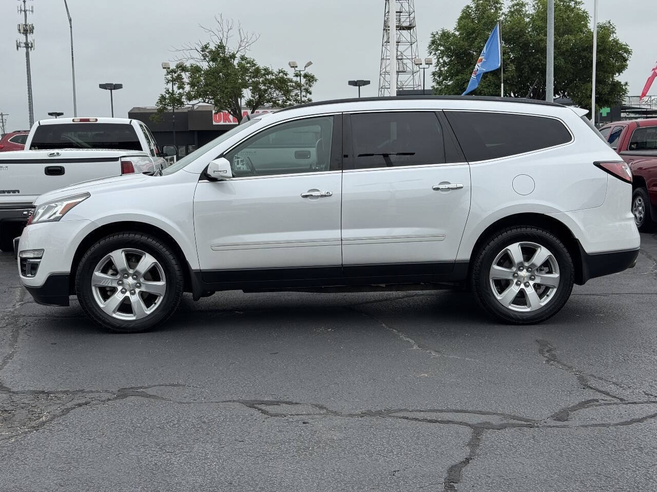 Used 2017 Chevrolet Traverse Premier FWD image 8