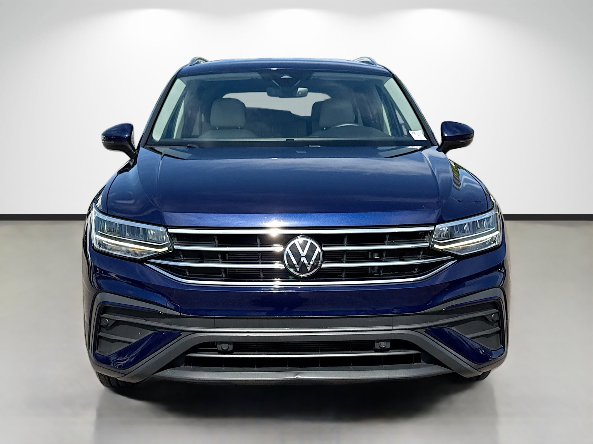 Used 2022 Volkswagen Tiguan SE image 8