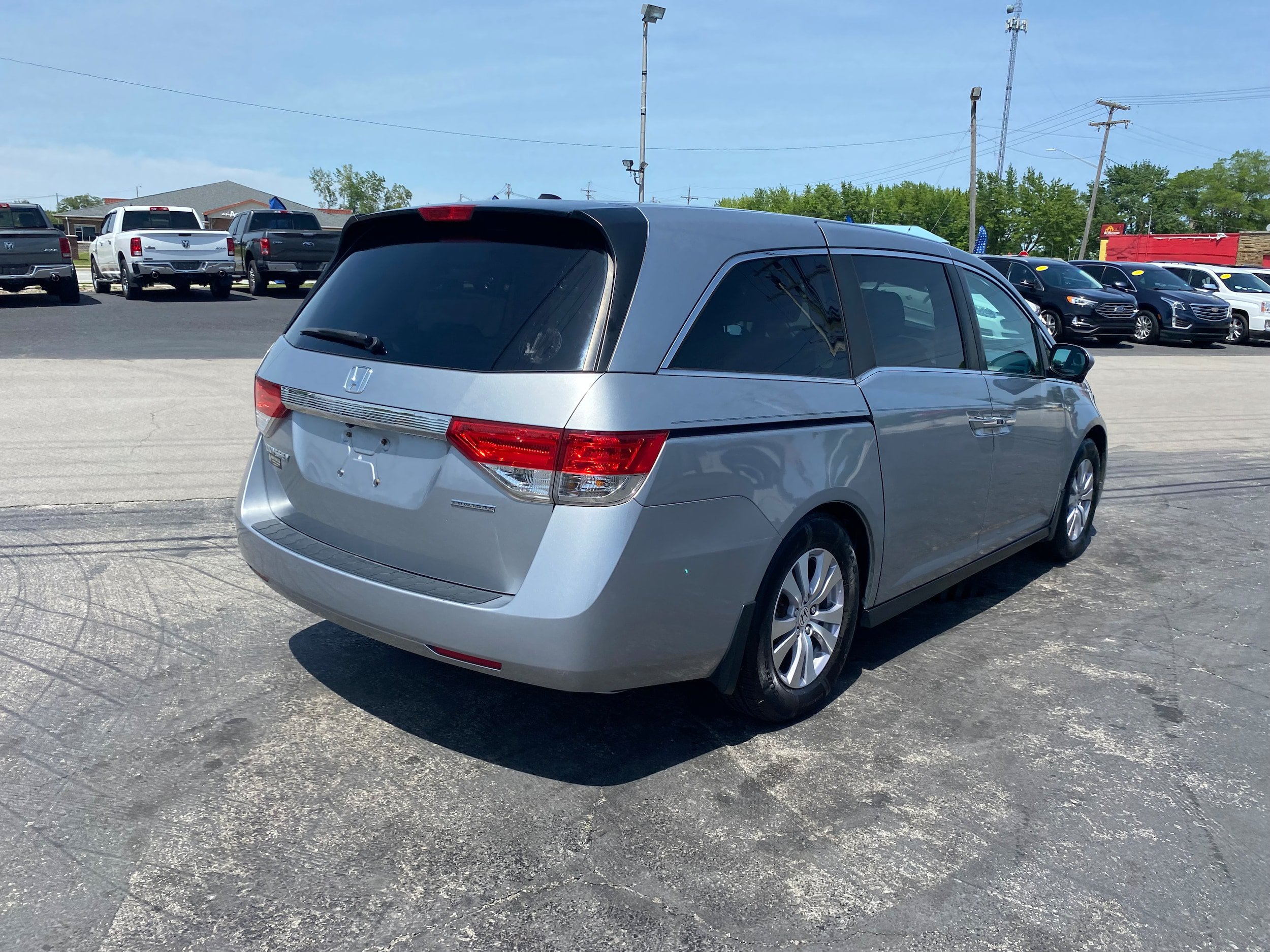 Used 2016 Honda Odyssey SE image 5