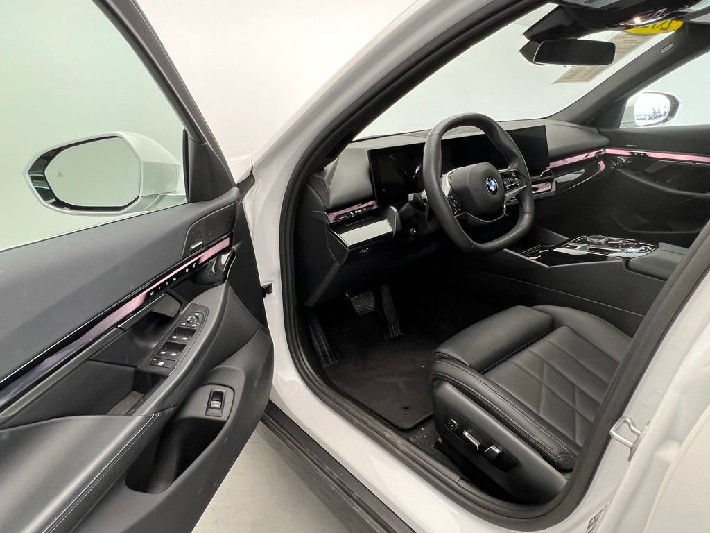 Certified 2024 BMW 540i xDrive w/ Convenience Package AWD/4WD image 20