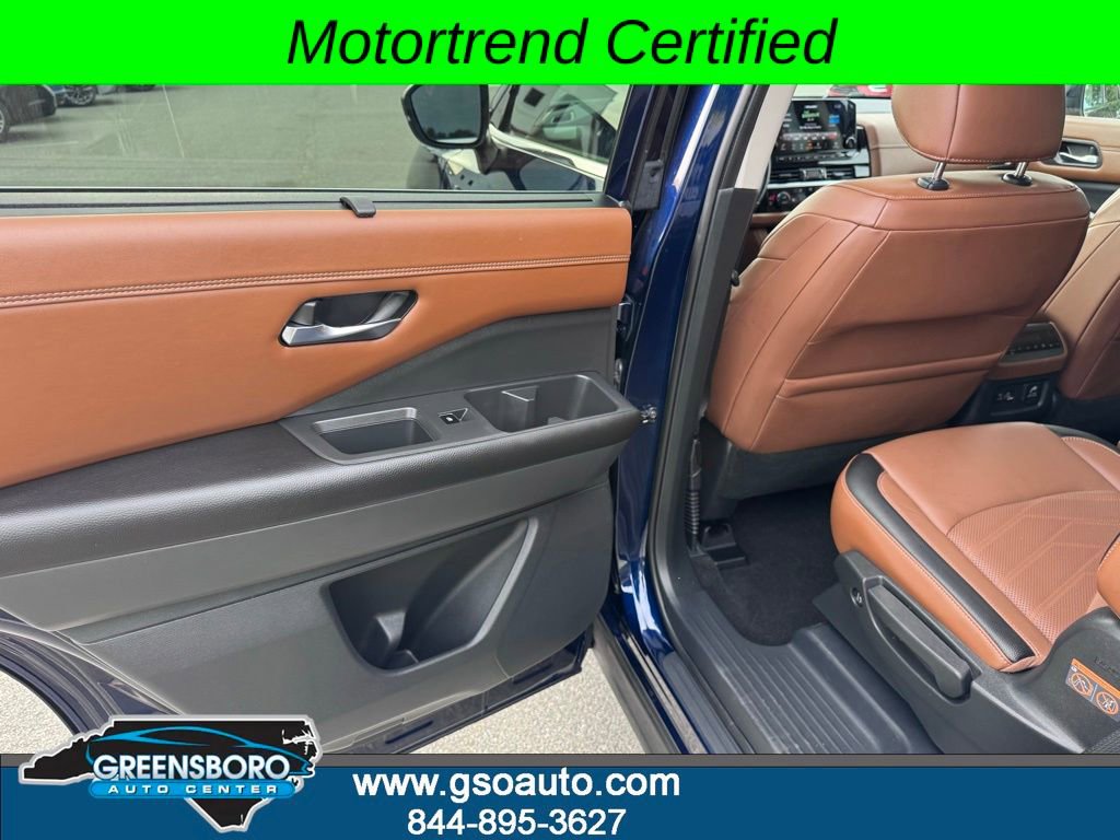 Used 2022 Nissan Pathfinder Platinum w/ Cargo Package AWD/4WD image 30