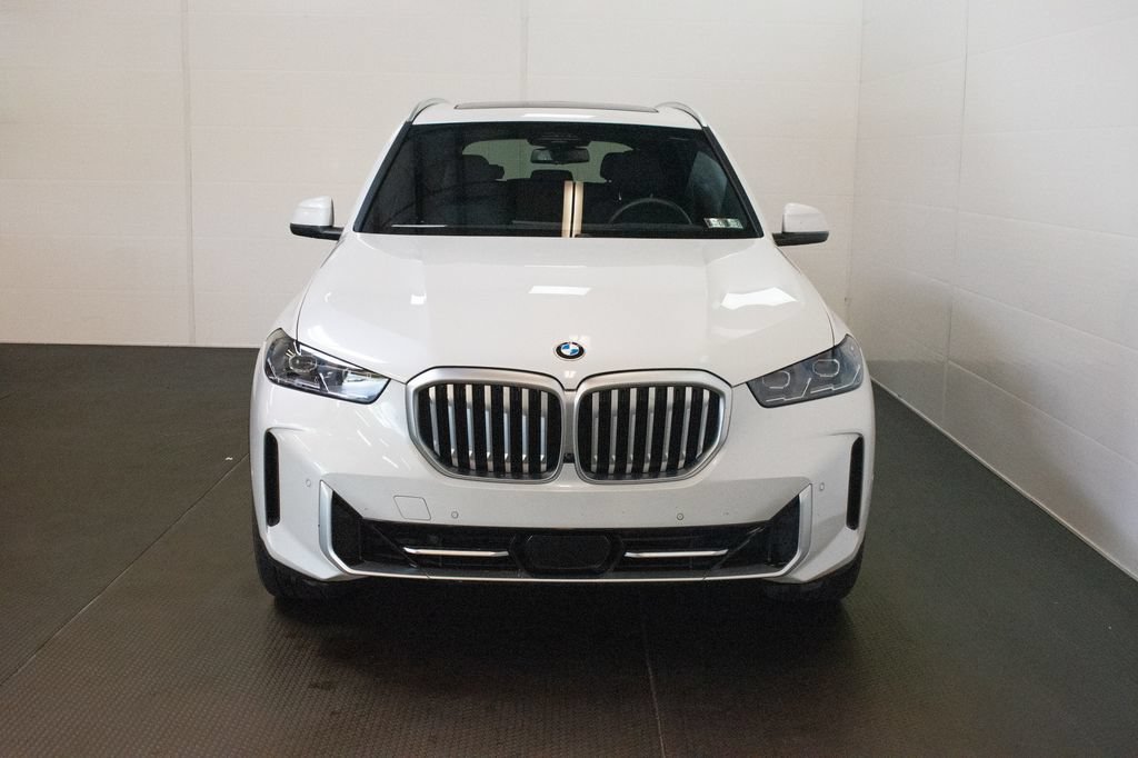 Used 2024 BMW X5 xDrive40i w/ Premium Package AWD/4WD image 2