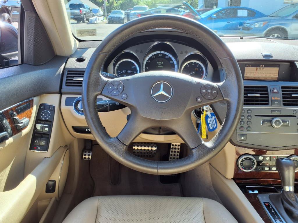 Used 2010 Mercedes-Benz C 300 4MATIC Sedan image 4