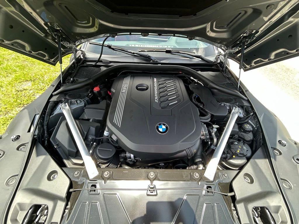 Used 2025 BMW Z4 M40i w/ Edition RWD image 12