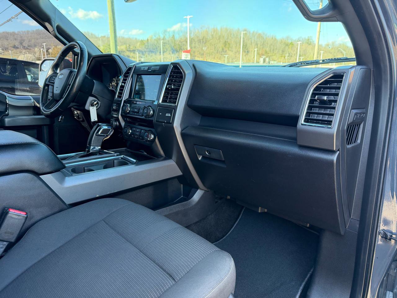 Used 2016 Ford F150 XLT w/ Equipment Group 302A Luxury image 29