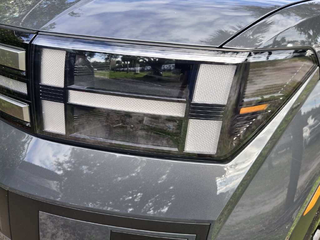 Used 2026 Hyundai Santa Fe SEL FWD image 8