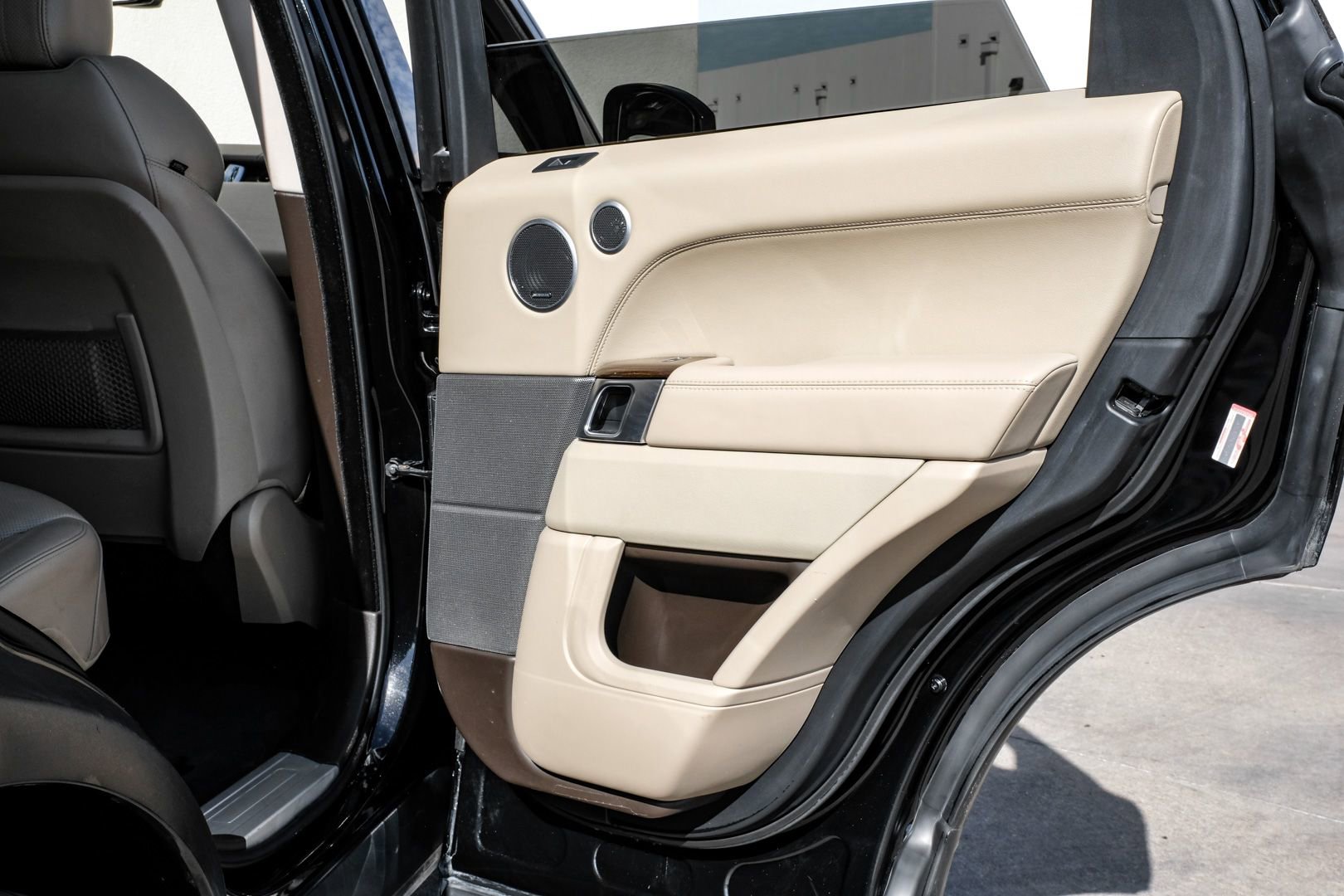 Used 2016 Land Rover Range Rover Sport Supercharged image 43