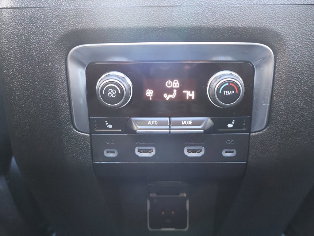 Certified 2024 Chevrolet Suburban Z71 w/ Luxury Package image 30