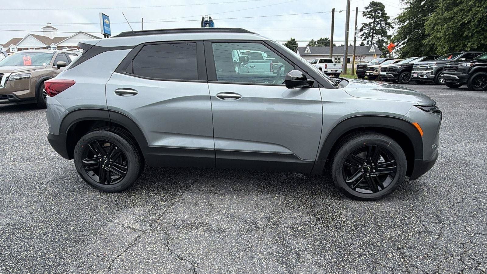 New 2026 Chevrolet TrailBlazer LT w/ Midnight Edition FWD image 7
