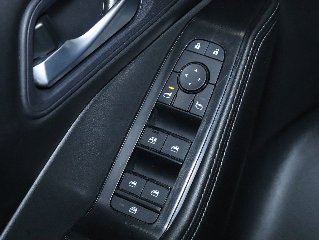 Certified 2025 Nissan Rogue SV image 16