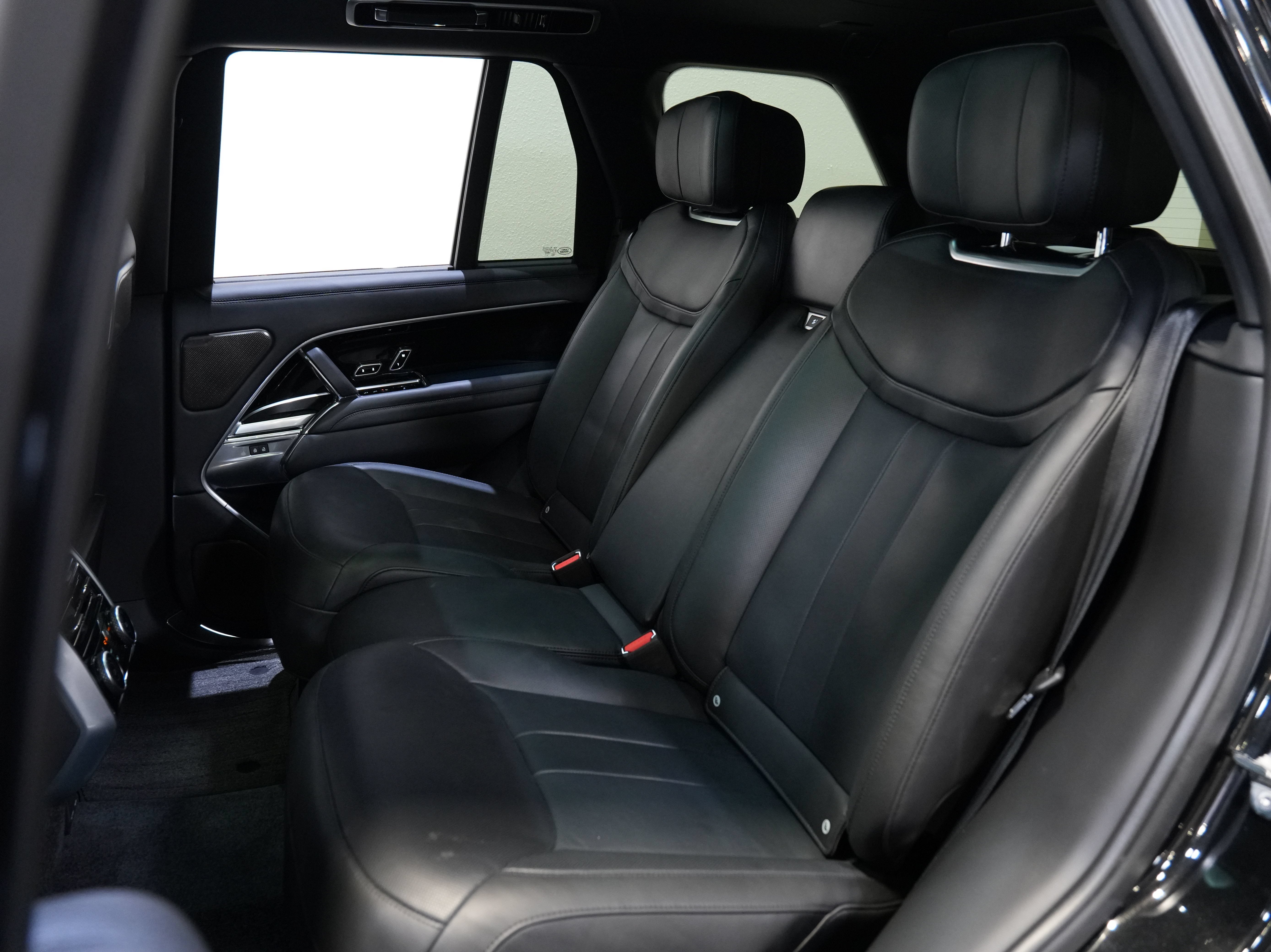 Used 2024 Land Rover Range Rover Autobiography AWD/4WD image 33