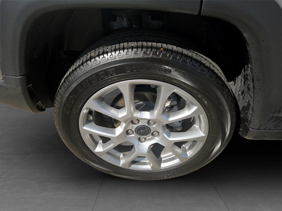 Used 2025 Jeep Compass Limited AWD/4WD image 33