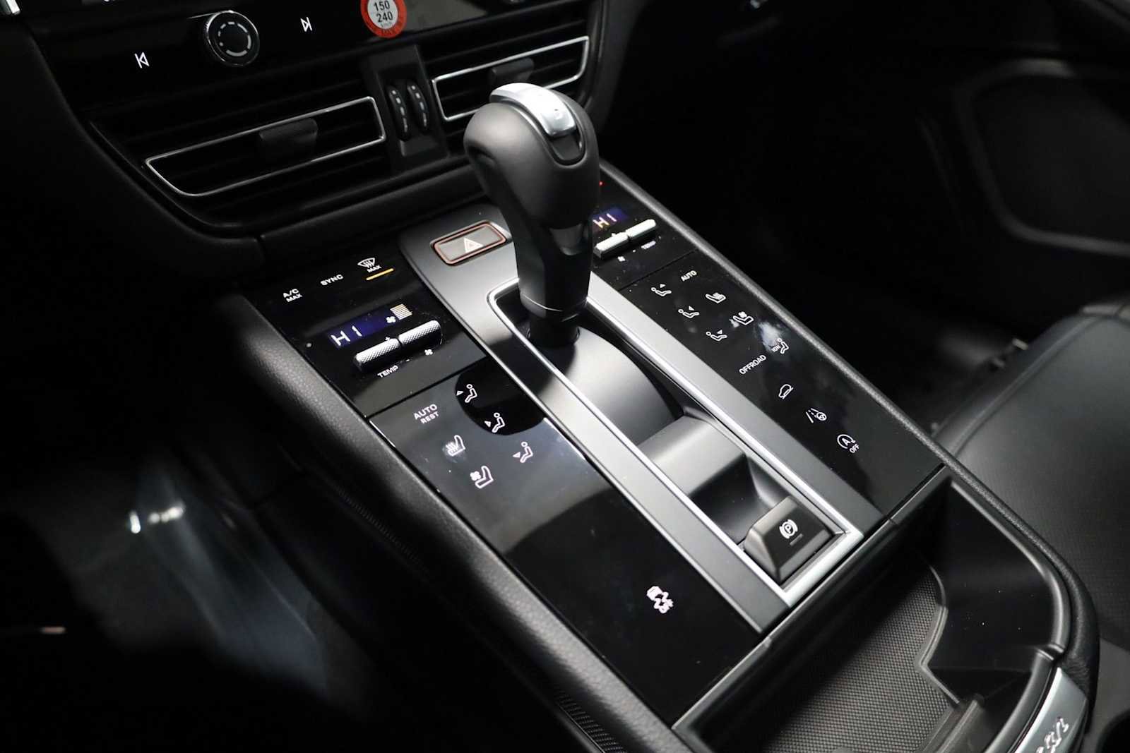 New 2026 Porsche Macan image 29