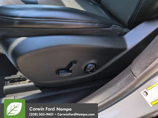 Used 2020 Jeep Cherokee Latitude Plus w/ Cold Weather Group AWD/4WD image 12