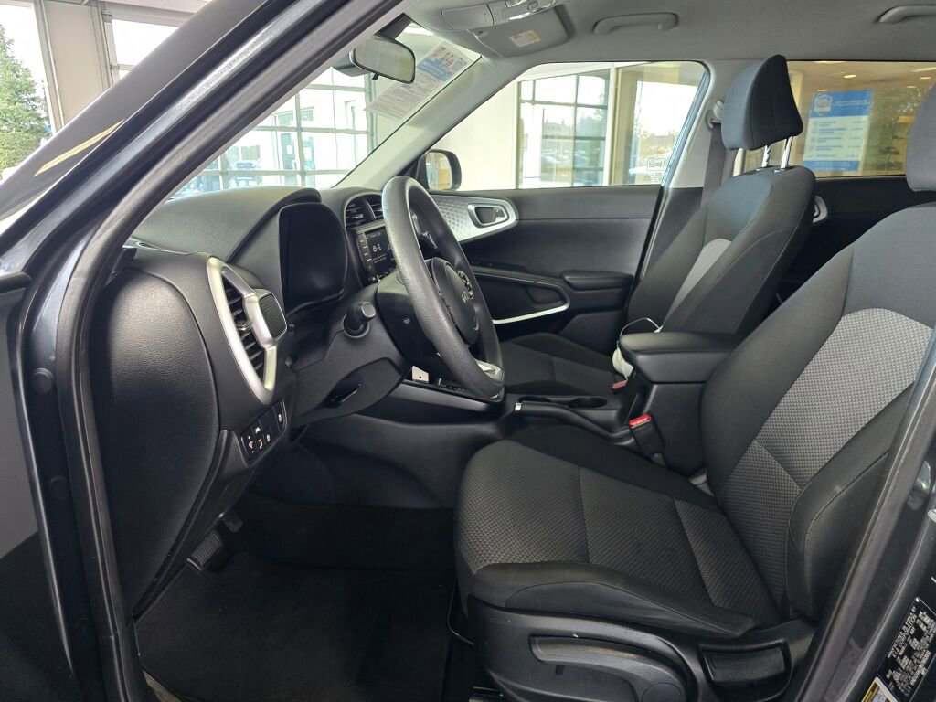Used 2022 Kia Soul LX w/ Technology Package image 21