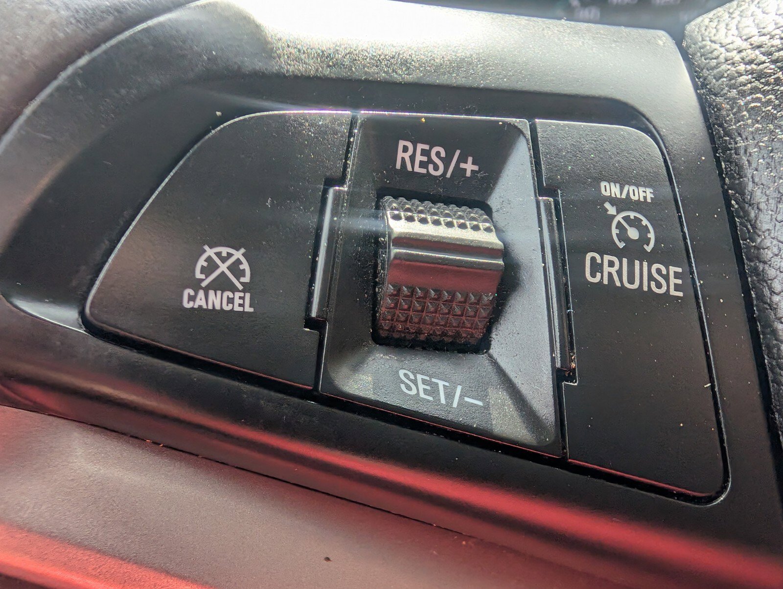 Used 2019 Chevrolet Trax LT w/ LT Convenience Package image 29