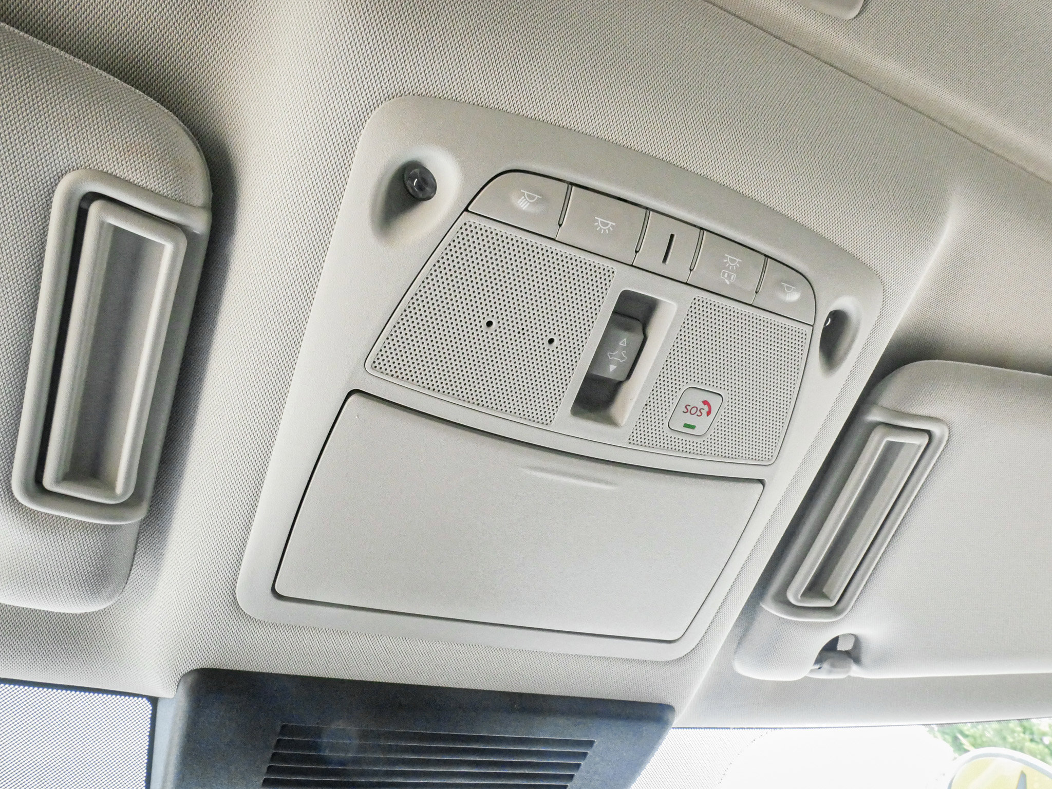 Used 2024 Nissan Armada SL w/ Captain's Chairs Package image 27