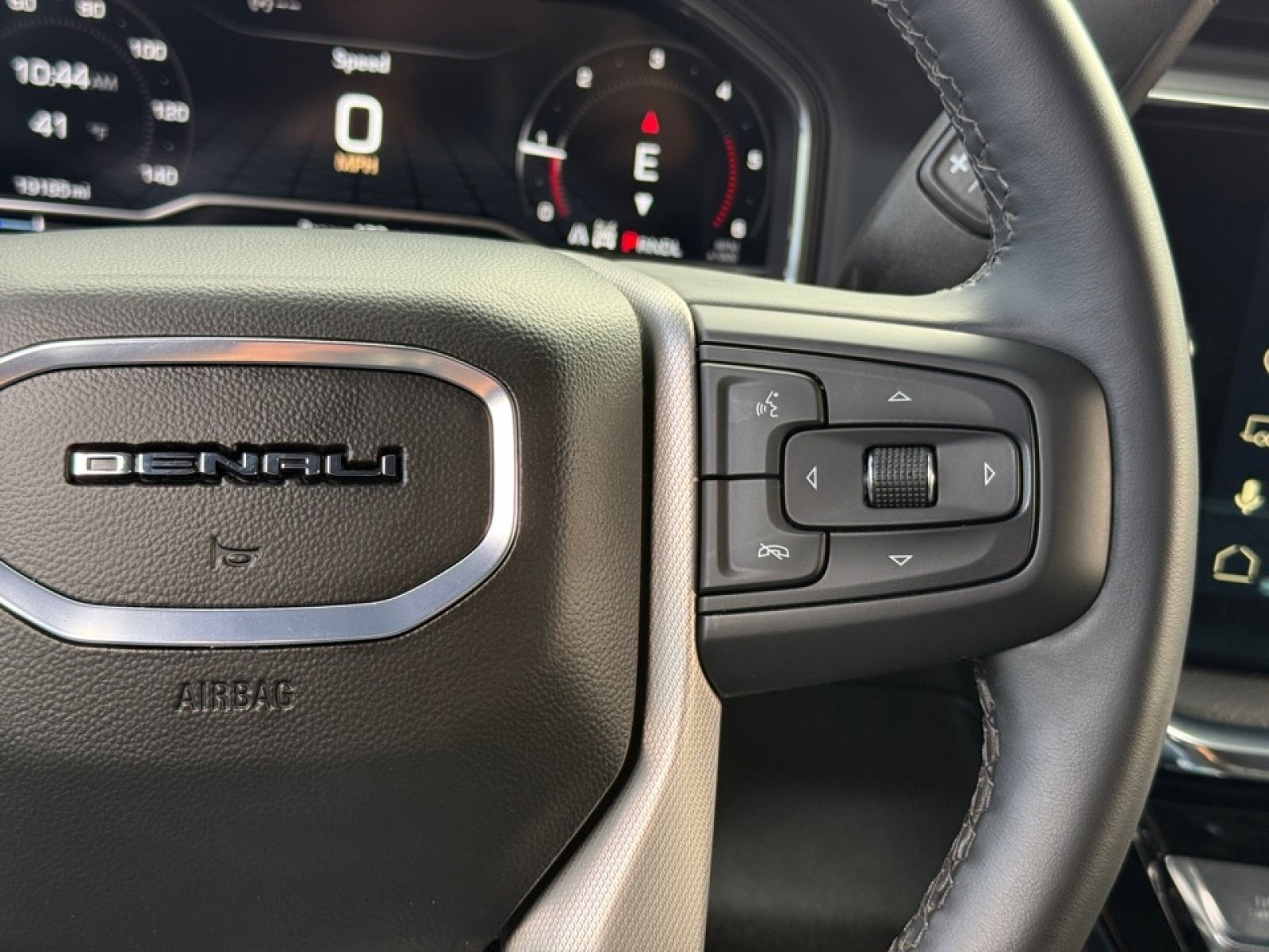 Used 2025 GMC Sierra 2500 Denali w/ Technology Package image 24