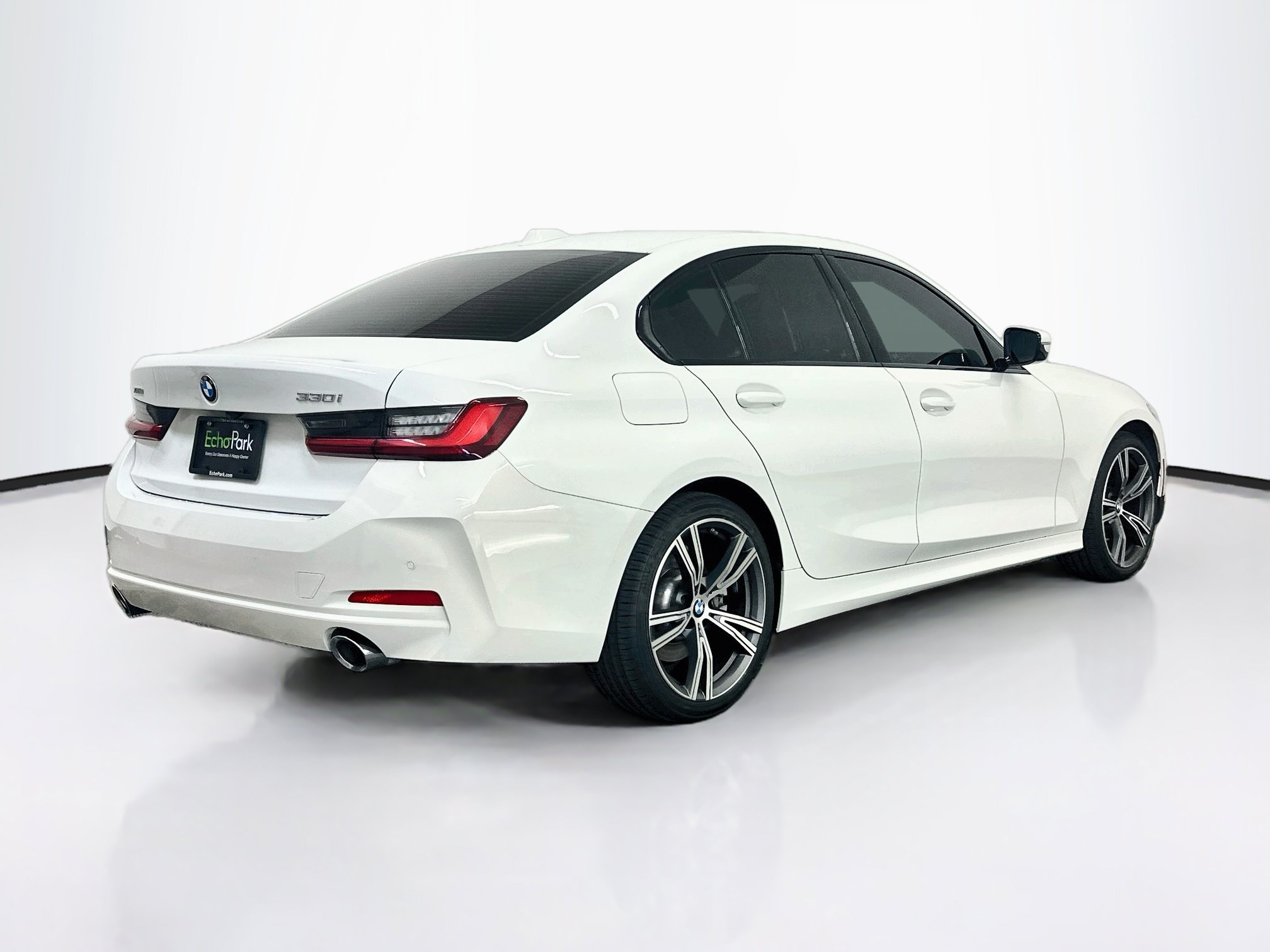 Used 2023 BMW 330i xDrive Sedan w/ Premium Package AWD/4WD image 9