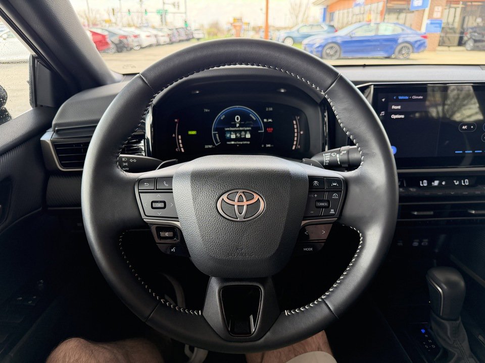 Used 2025 Toyota Camry SE w/ Multimedia Upgrade Package AWD/4WD image 13