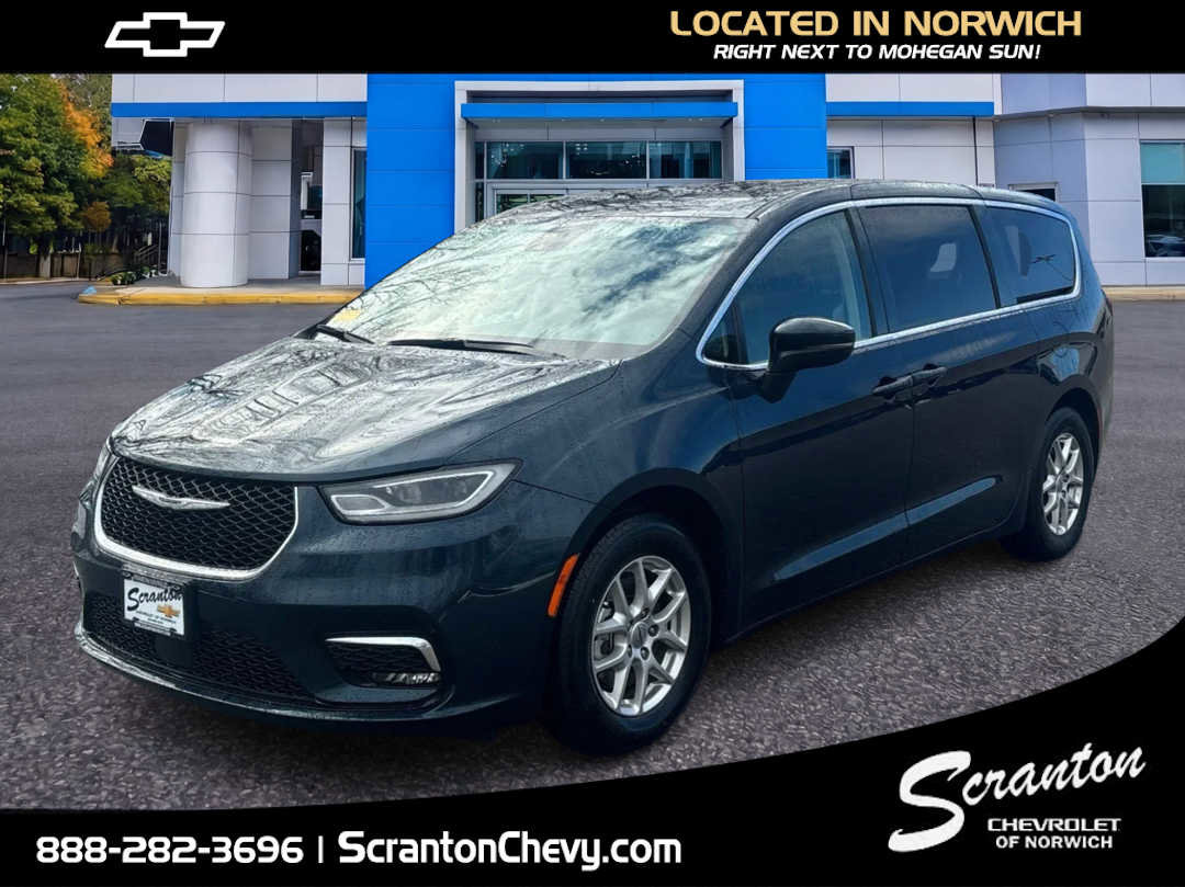 Used 2023 Chrysler Pacifica Touring-L video 1
