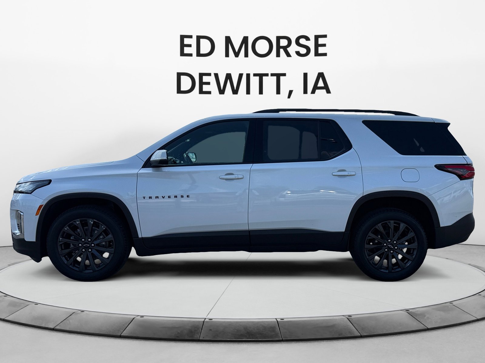 Used 2023 Chevrolet Traverse RS FWD image 2