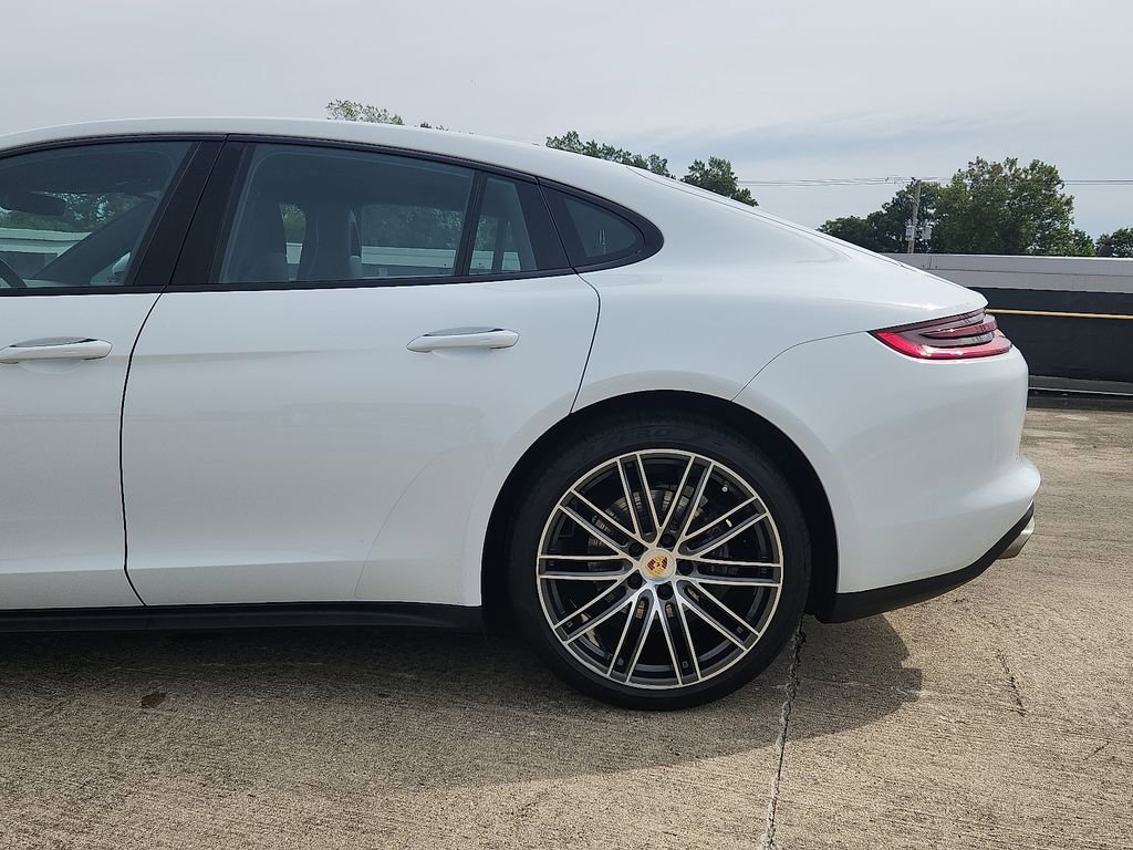 Used 2019 Porsche Panamera image 7