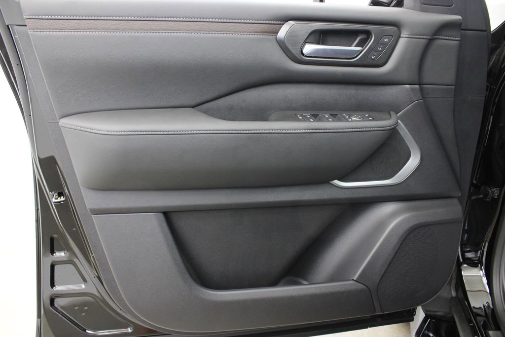 New 2026 Nissan Armada Platinum Reserve image 17