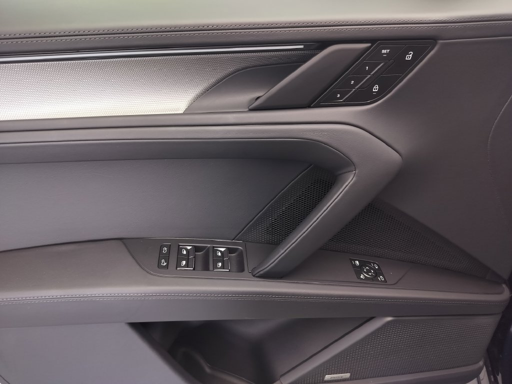 New 2026 Porsche Cayenne Electric Coupe AWD/4WD image 21