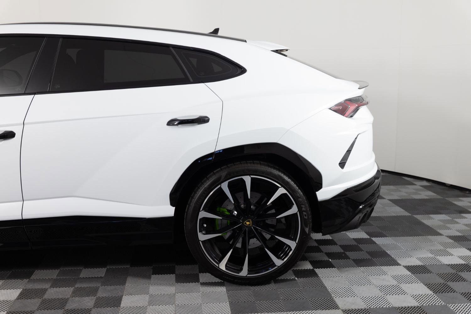 Used 2021 Lamborghini Urus AWD/4WD image 21